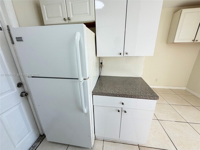 Photo - 2571 NW 13th Ct Unidad 4