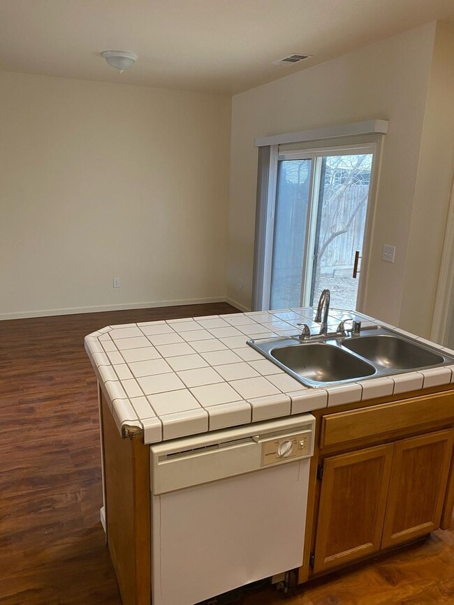 Photo - 1920 Fern Dr