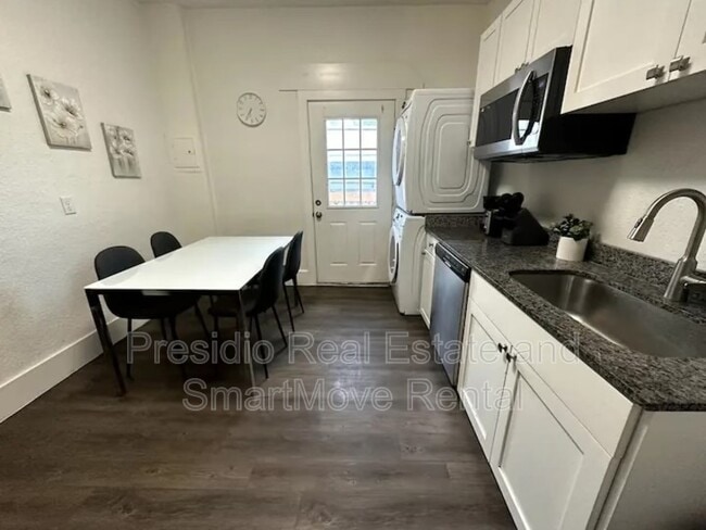 Photo - 1985 S 200 E