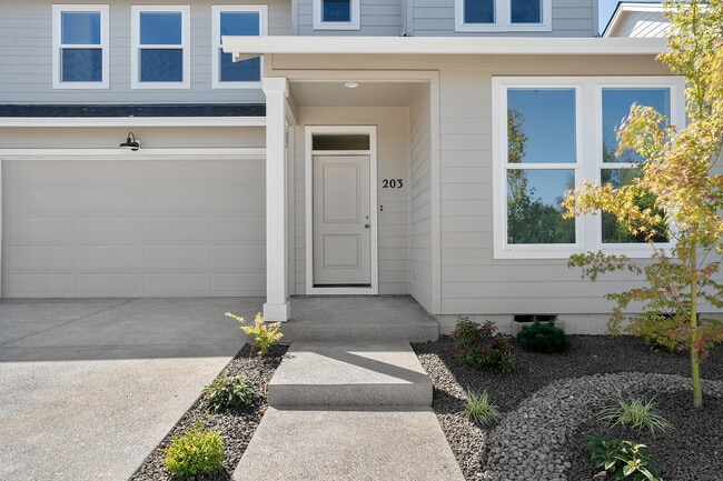 Photo - 203 SE Acacia Dr