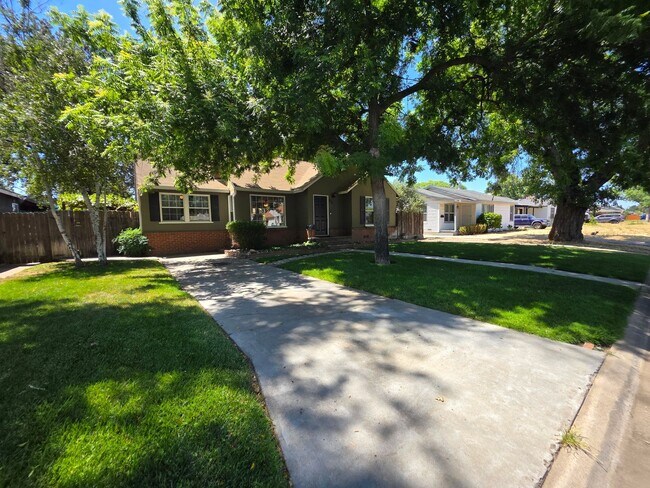 Photo - Charming Bungalow in La Loma neighborhood!