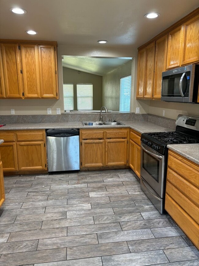 1748 River Run Dr