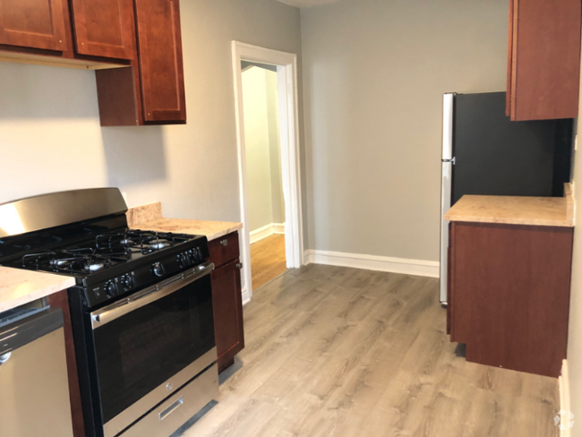 Building Photo - 2909 W 56th St Rental