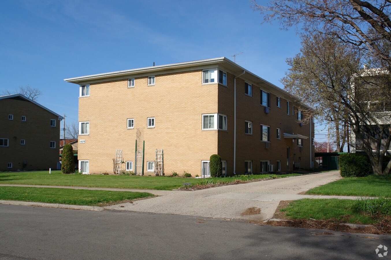 Photo - Jack Larson Apartments