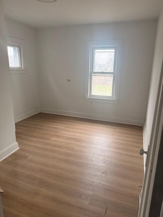 Photo - Spacious 3-bedroom, 1-bath Home