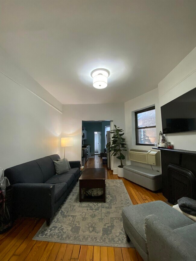 Photo - 253 8th St Unit 4R