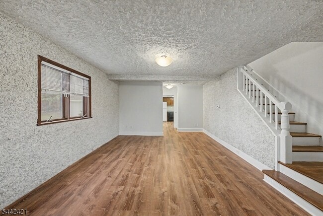 Photo - 242 W Hanover Ave