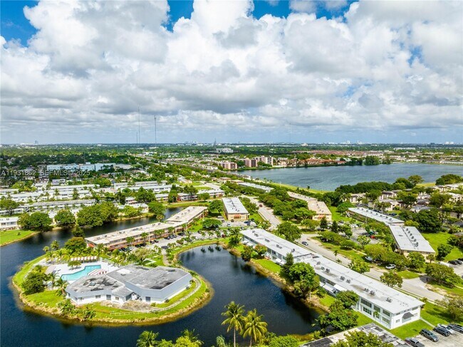 Photo - 20310 NE 2nd Ave Unit 24