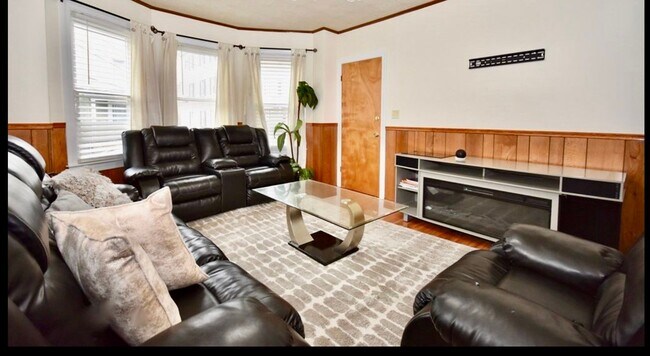 52 Swift St Unit 1