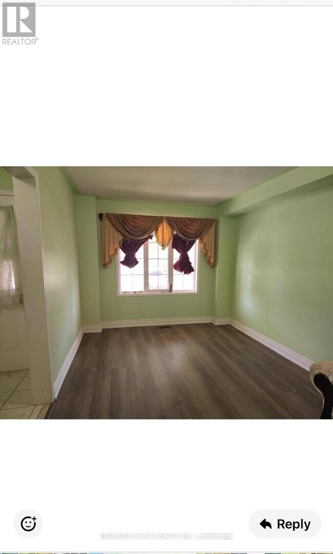 Photo - 144 Dells Crescent