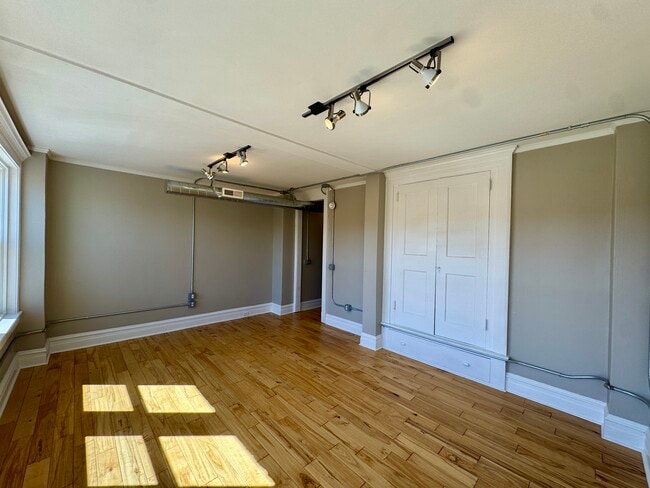 Photo - 92 S Main St Unit 303