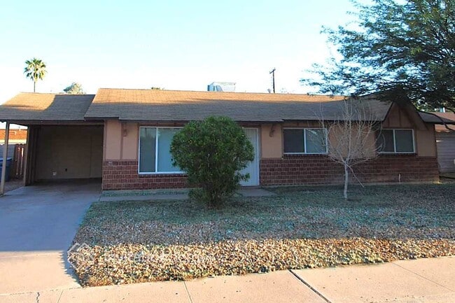 Building Photo - 4214 W Stella Ln