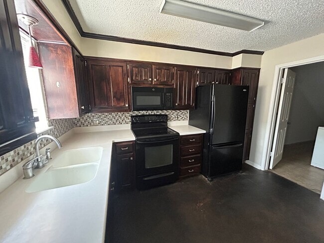 Building Photo - Cobblestone Townhome for Rent