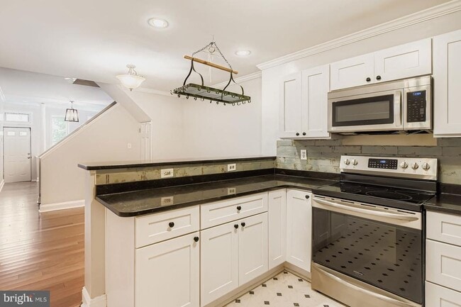 Photo - 2535 N Howard St