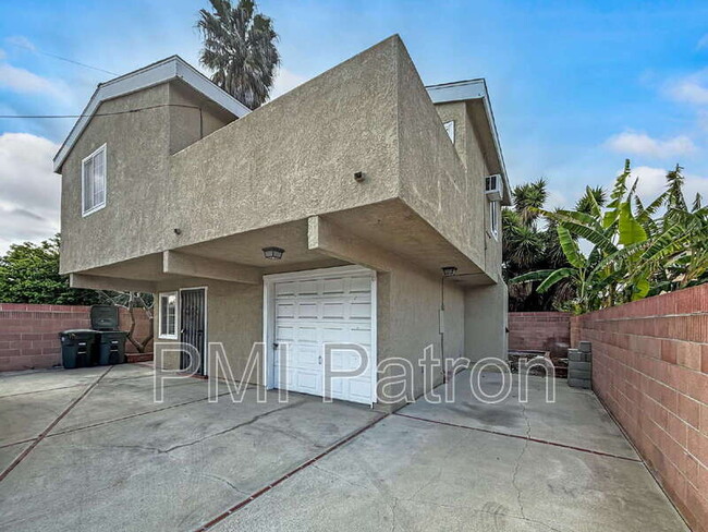 Photo - 11613 209th St Unit (Back House)