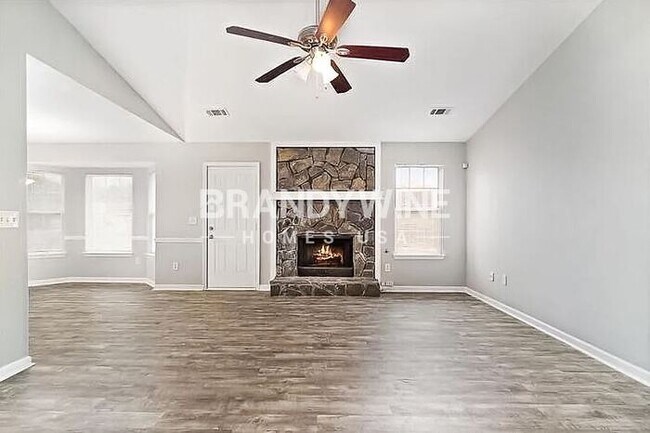 Photo - 427 Cheri Pl