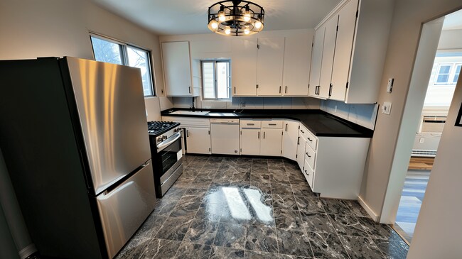 Building Photo - 1520 Durand St