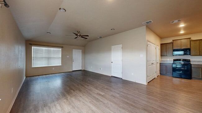 Photo - stunning 3-beds, 2-baths home located in t...