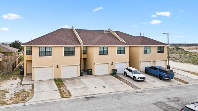 Building Photo - 316 Ama Caro Dr Unit D