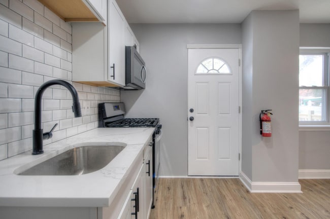 Photo - 1327 Jackson St