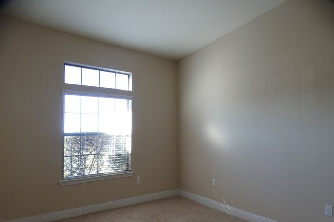 Photo - Spacious 4-Bedroom Home - Pace Mill Creek