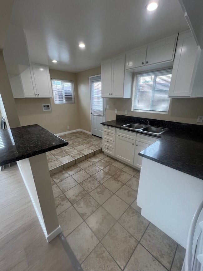 Single Family Home - 14823 Lemoli Ave - Single Family Home - 14823 Lemoli Ave