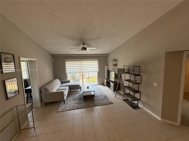 Photo - 2021 SE 10th Ave Unit 220