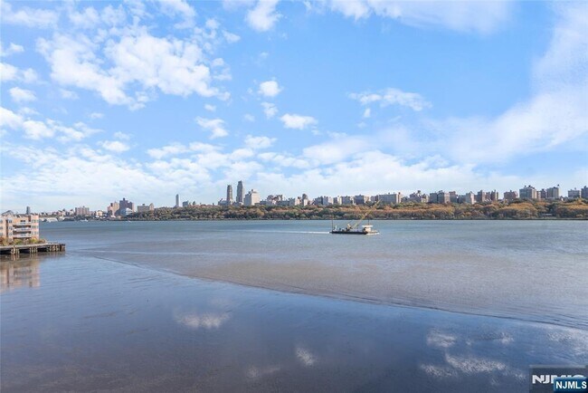 Photo - 302 The Promenade