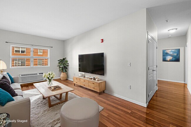 Photo - 845 Newark Ave Unidad 3B