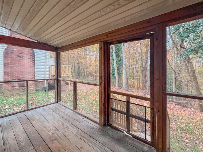 Photo - 18 Fox Hill Dr