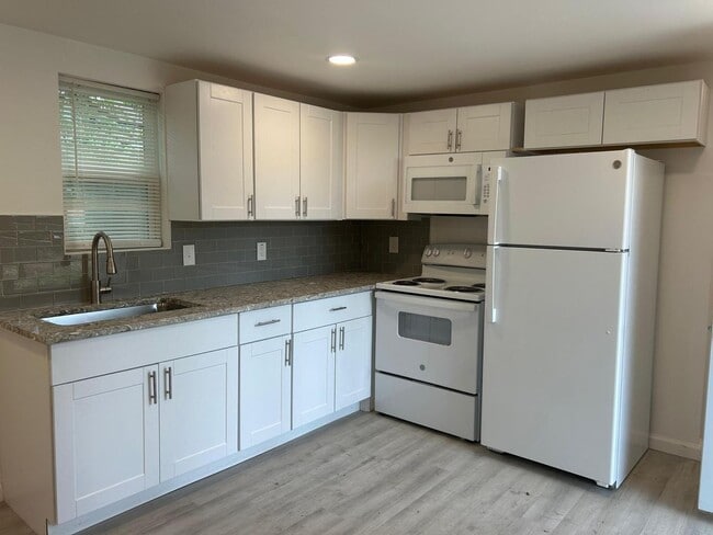 Photo - 423 E Sears St Unidad #Back