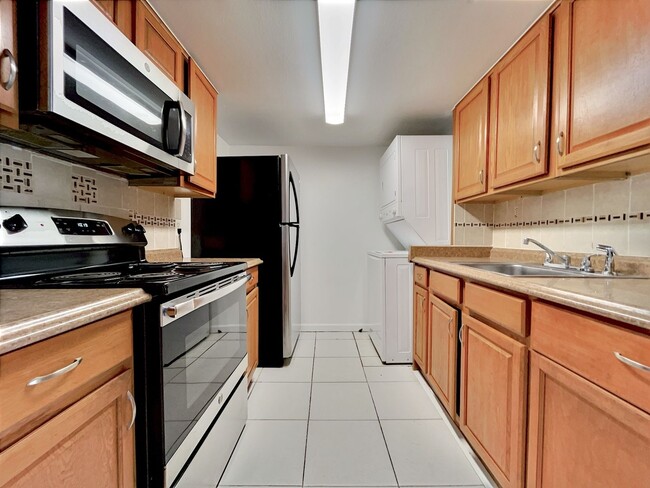 Photo - 3/2 Condo in Sky Lake near the Florida Mall Unit D