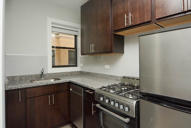 533 W Belden Ave Unit 103B
