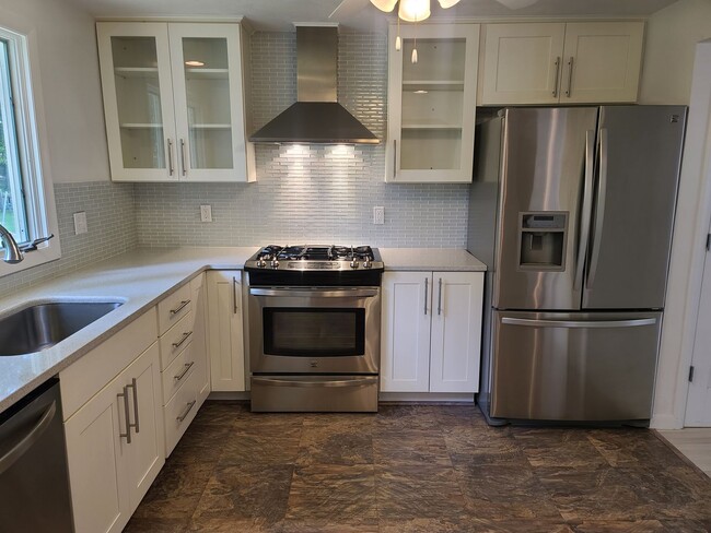 Photo - 426 S County Trail Unit 426 South County Trail