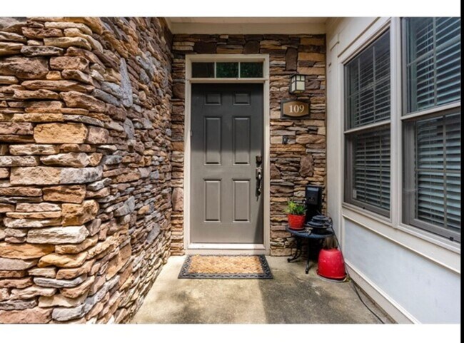 Photo - 109 Edgewood Ct