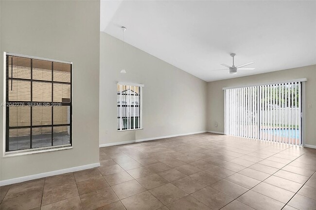 Photo - 681 Thornridge Ave