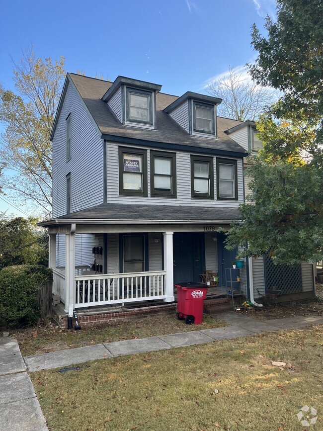 Building Photo - 1079 Walnut St Rental