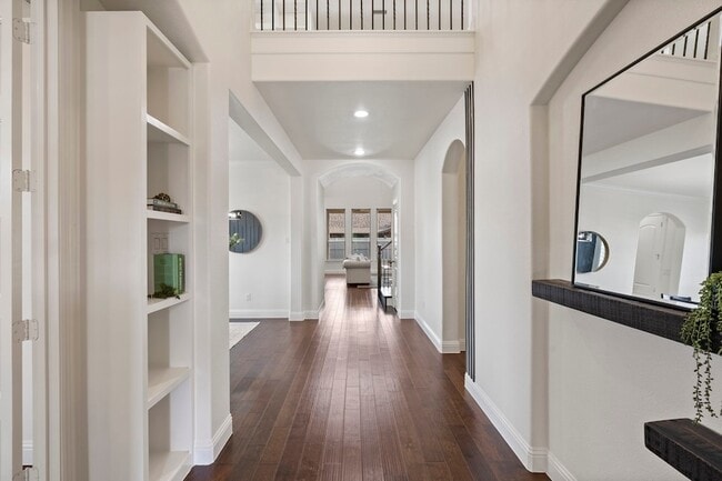 Photo - 124 Lavender Ln