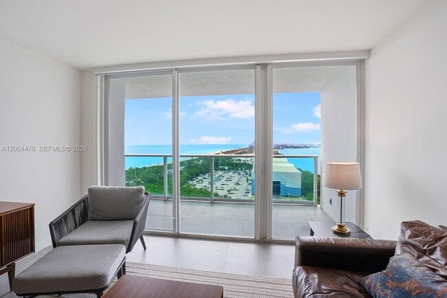 Building Photo - 100 Bayview Dr Unit 2125