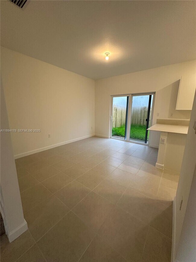 Photo - 2534 SE 27th Dr