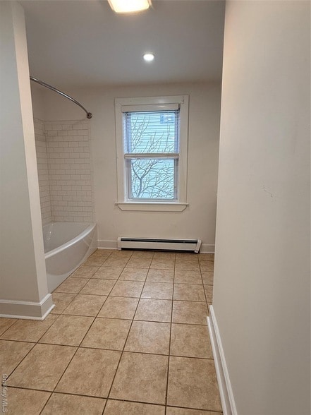 Photo - 35 East Ave Unidad 2