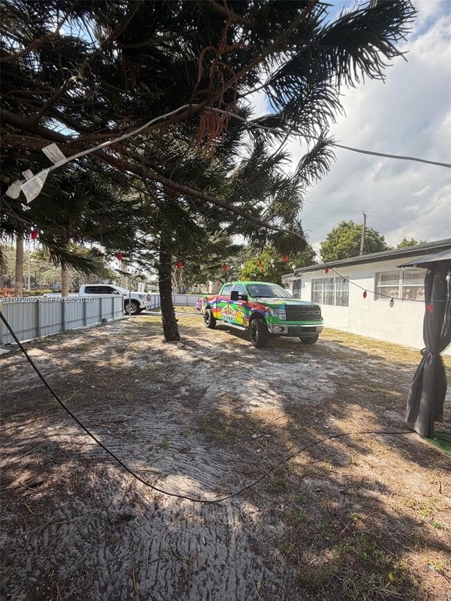 Photo - 331 NW 39th Ave