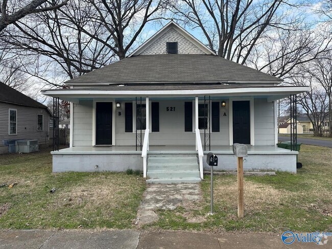 Building Photo - 521 Oshaughnessy Ave NE Rental