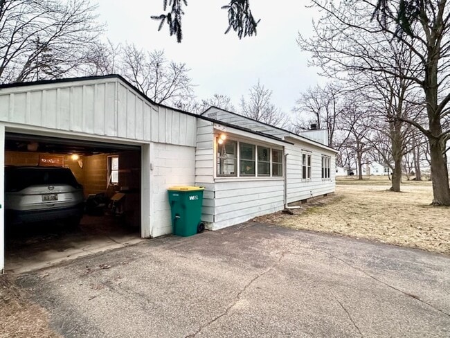 Photo - 512 Grand St