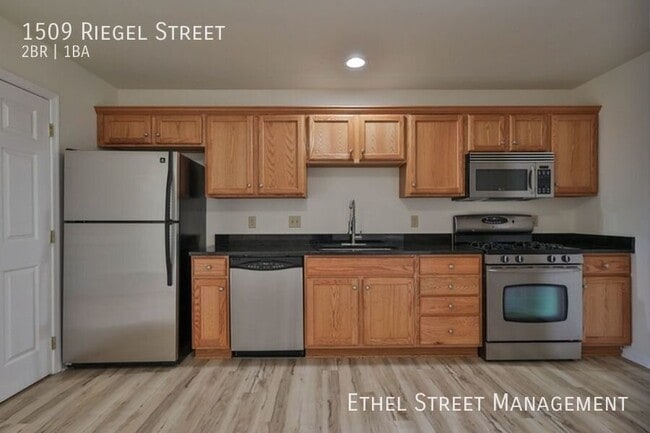 1509 Riegel St