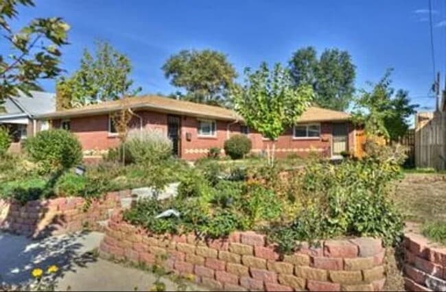 Building Photo - 2 bedroom / 1 bath Mid-Century brick duple... Rental