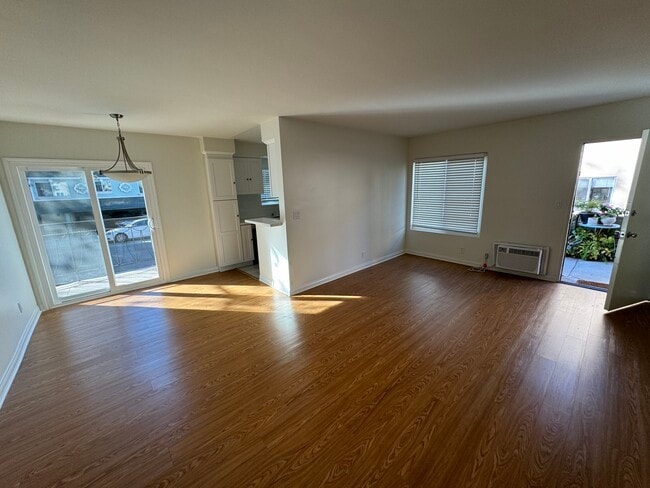 Photo - 8437 Blackburn Ave