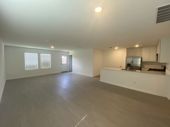Photo - 917 Shady Oaks Dr