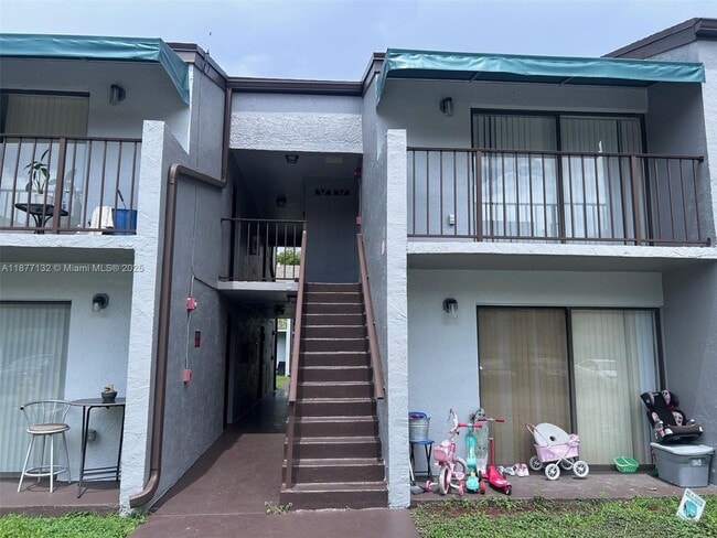 Building Photo - 7427 SW 152nd Ave Unit 12-208 Rental