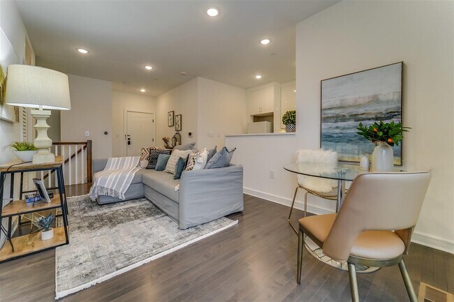 Photo - 972 Summit Ave Unit 408